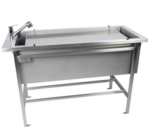 Preparation table with perforated top