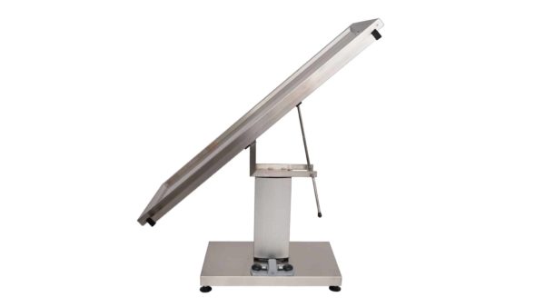 Veterinary surgery table with tray 2 evacuations