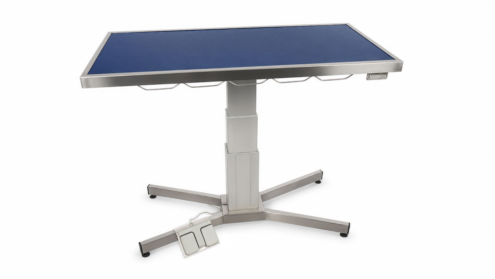 TA600000_Table_de_consultation_piedX_plateau_plat_inox_colonne_electrique_tapis_bleu