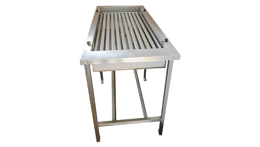 VETINOX_TA170030_Table_preparation_plateau_barreaux_1400x600_P155_pieds_excentres