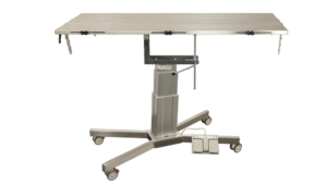 Vetinox_TA600360_Table_chirurgie_plateau_en_V_colonne_centrale_electrique